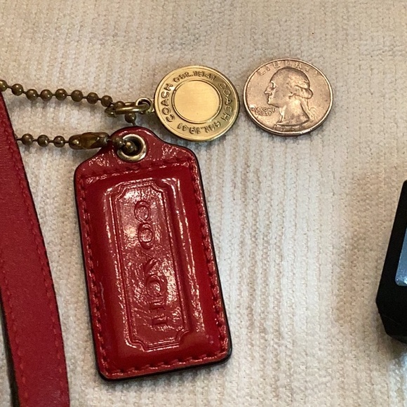 EUC Coach red patent signature top zip shoulder bag 13.5 x 10 - Picture 10 of 11